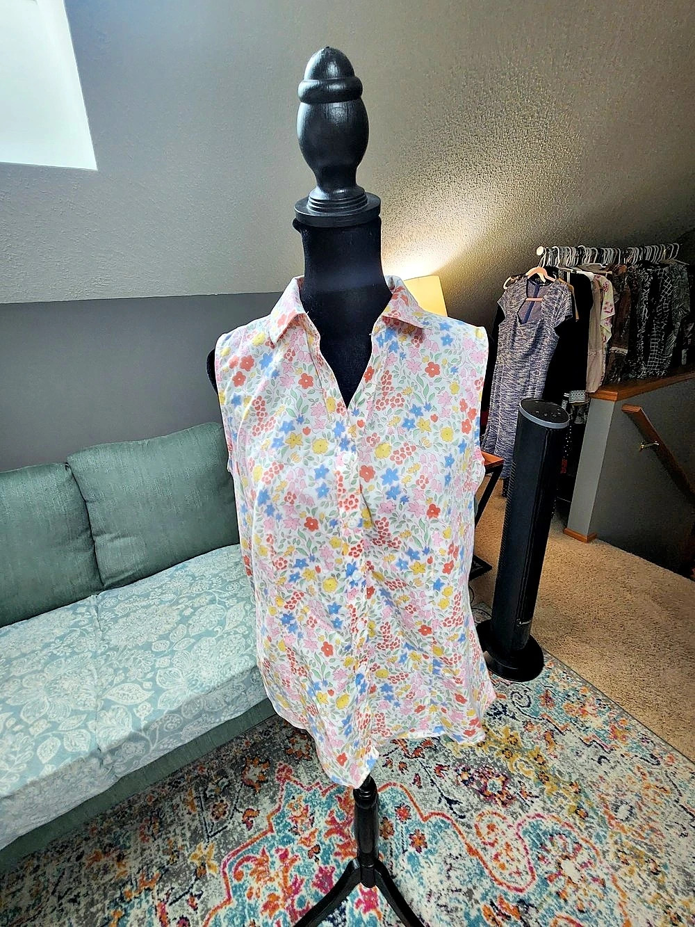 Talbots Floral Sleeveless Button Down in White & Multicolor 8 Petite